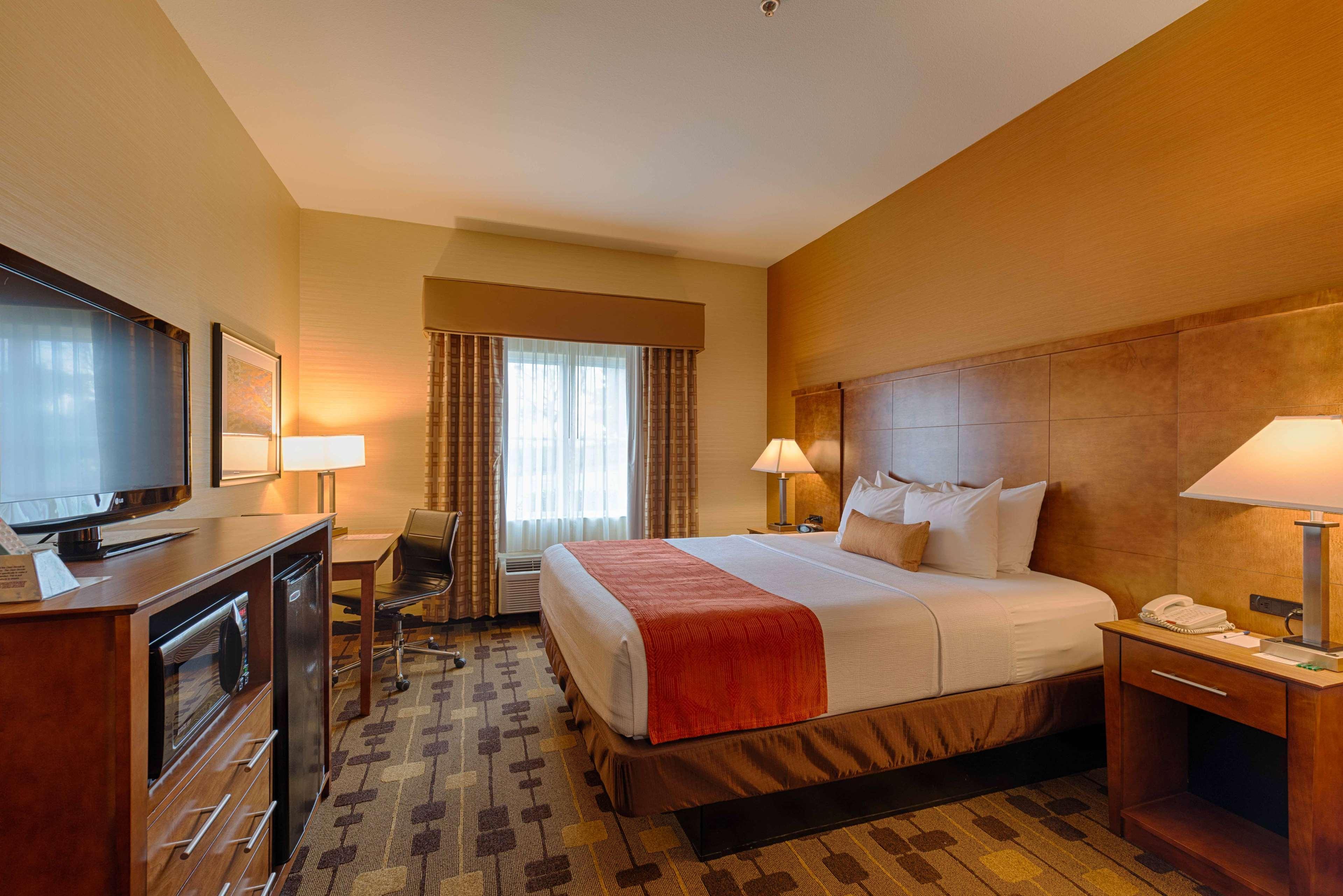 Best Western Plus Delta Inn & Suites Oakley Zewnętrze zdjęcie
