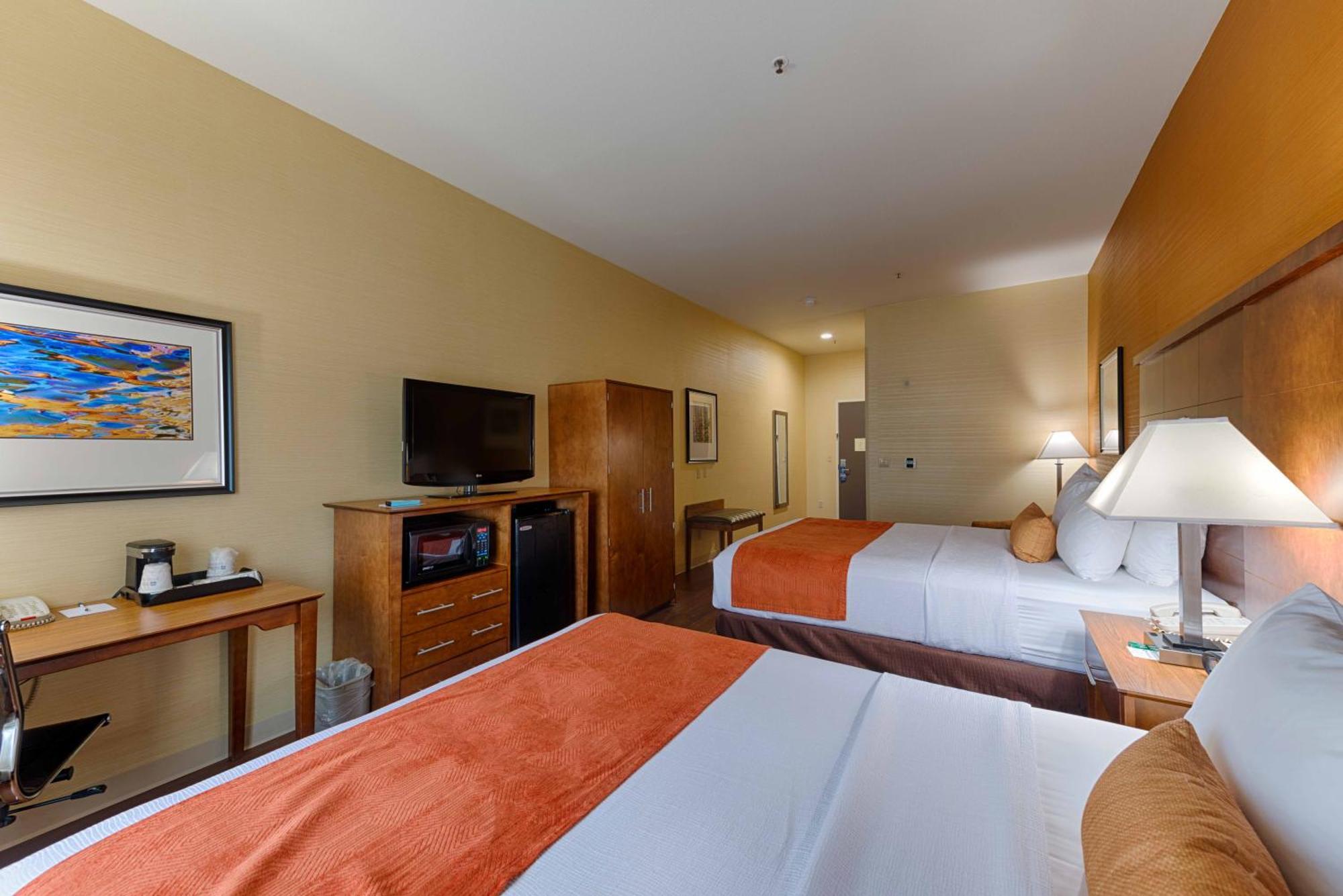 Best Western Plus Delta Inn & Suites Oakley Zewnętrze zdjęcie