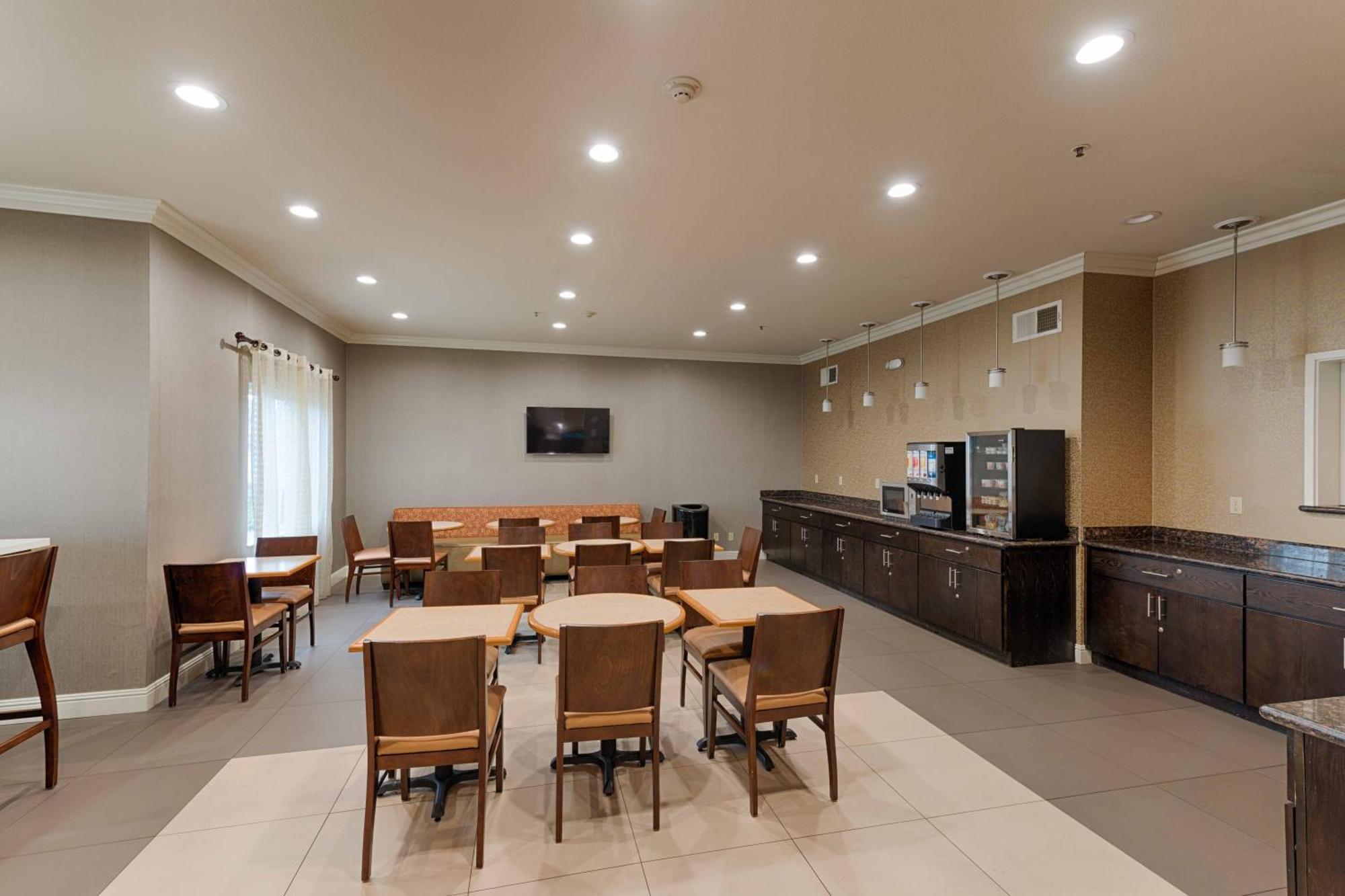 Best Western Plus Delta Inn & Suites Oakley Zewnętrze zdjęcie