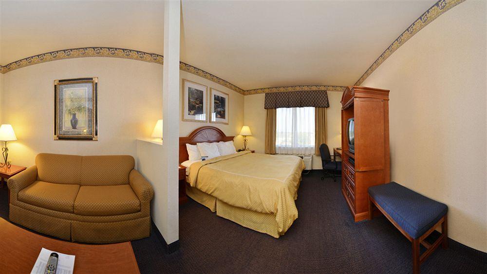Best Western Plus Delta Inn & Suites Oakley Zewnętrze zdjęcie