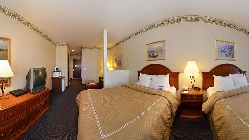 Best Western Plus Delta Inn & Suites Oakley Zewnętrze zdjęcie