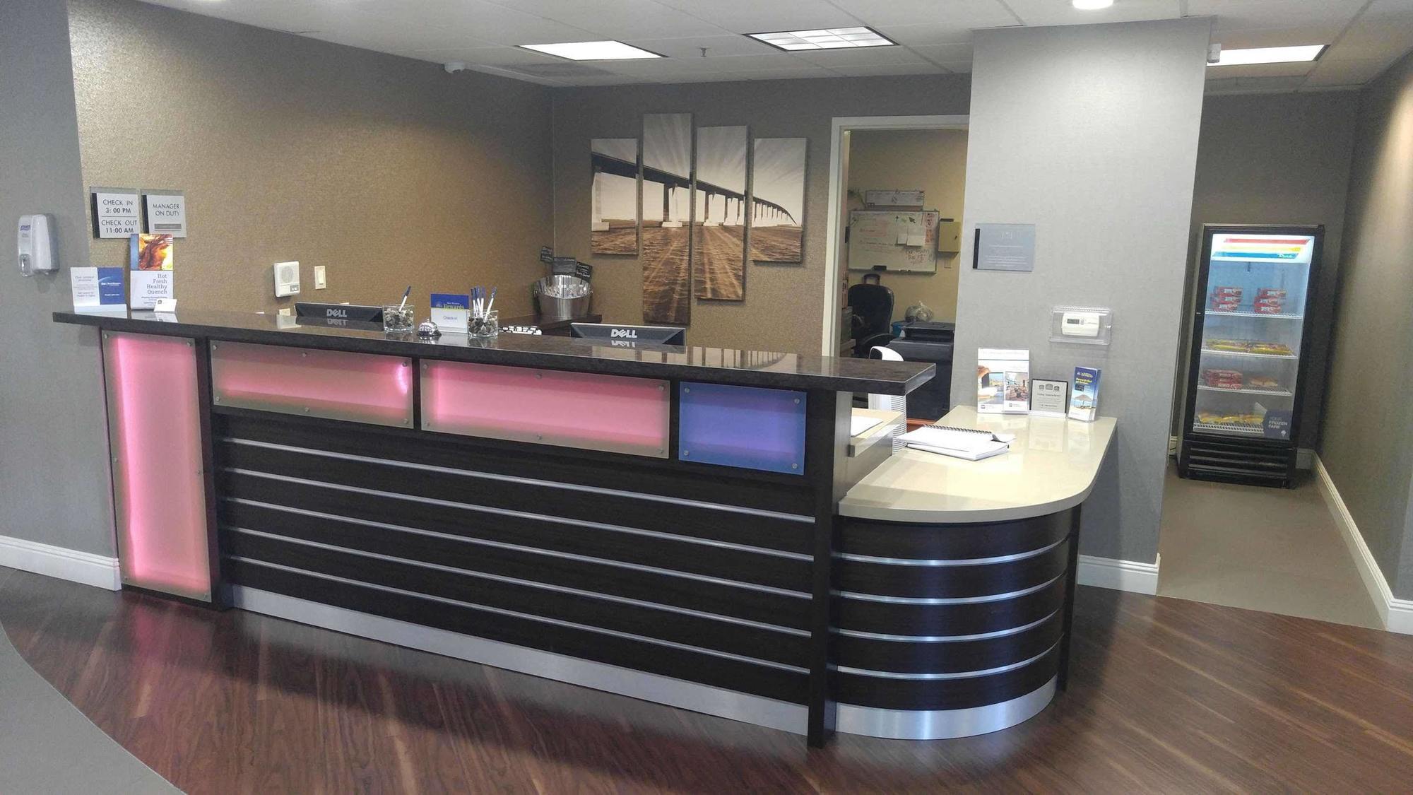 Best Western Plus Delta Inn & Suites Oakley Zewnętrze zdjęcie