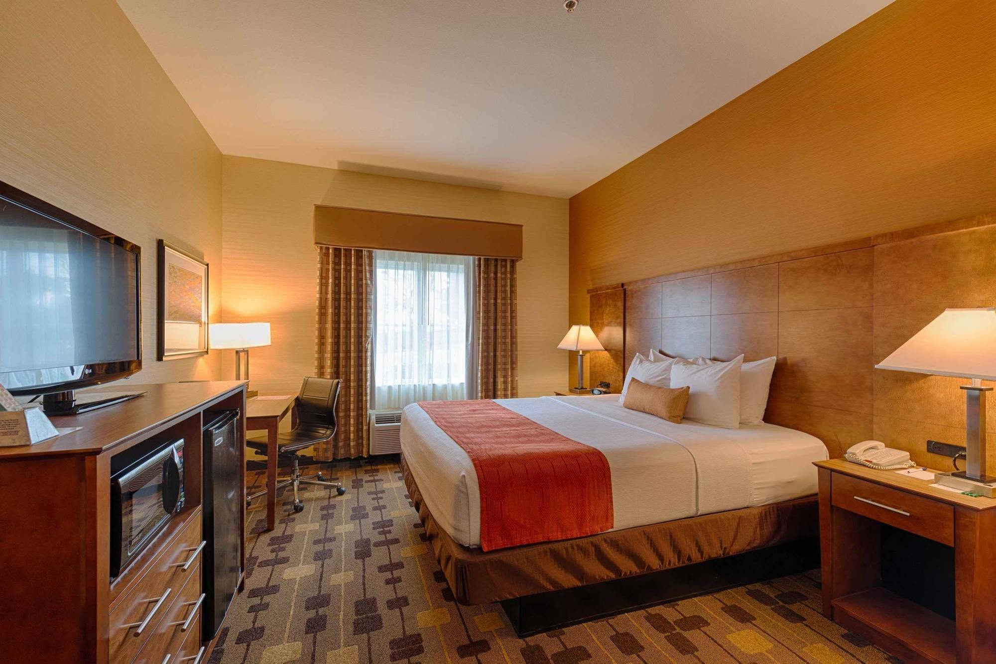 Best Western Plus Delta Inn & Suites Oakley Zewnętrze zdjęcie